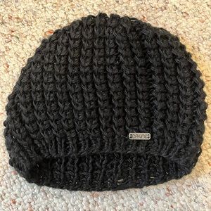 Black knit women’s Dakine beanie